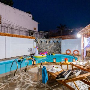 Biệt Thự Gần Biển Bãi Sau: Diện Tích 360m2, Hồ Bơi 40m2